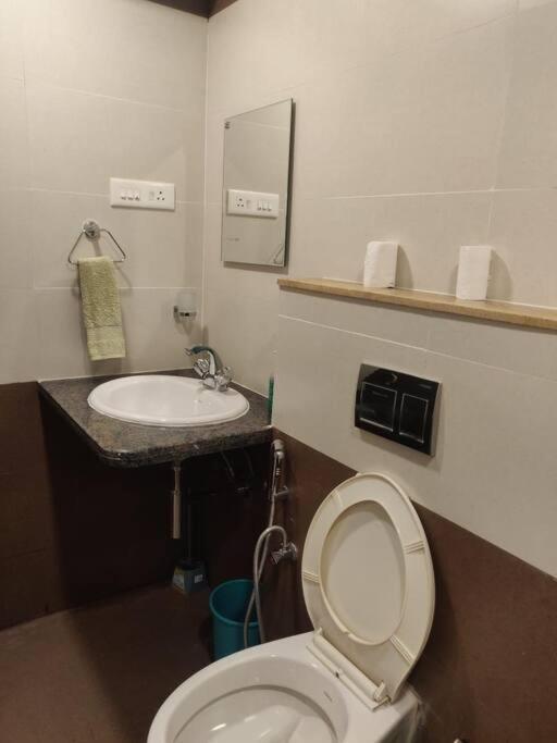 Chillx Comfort Stay 2Bhk Luxury Apt Arpora Exterior photo